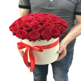  Belek Florist Beyaz Kutuda 25 Adet Kırmızı Güller