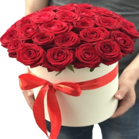  Belek Florist Beyaz Kutuda 25 Adet Kırmızı Güller